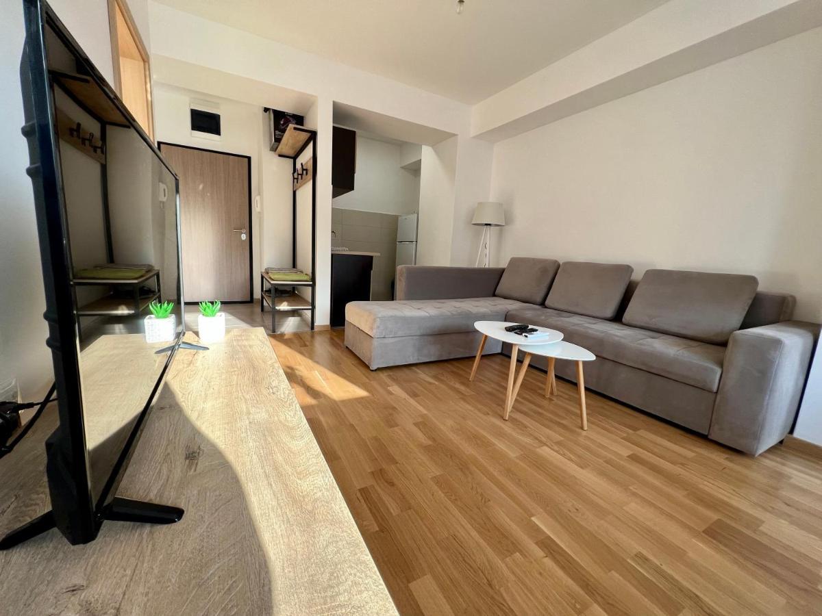 Sara'S Apartment Cozy And Close To Center With Private Parking สโกเปีย ภายนอก รูปภาพ